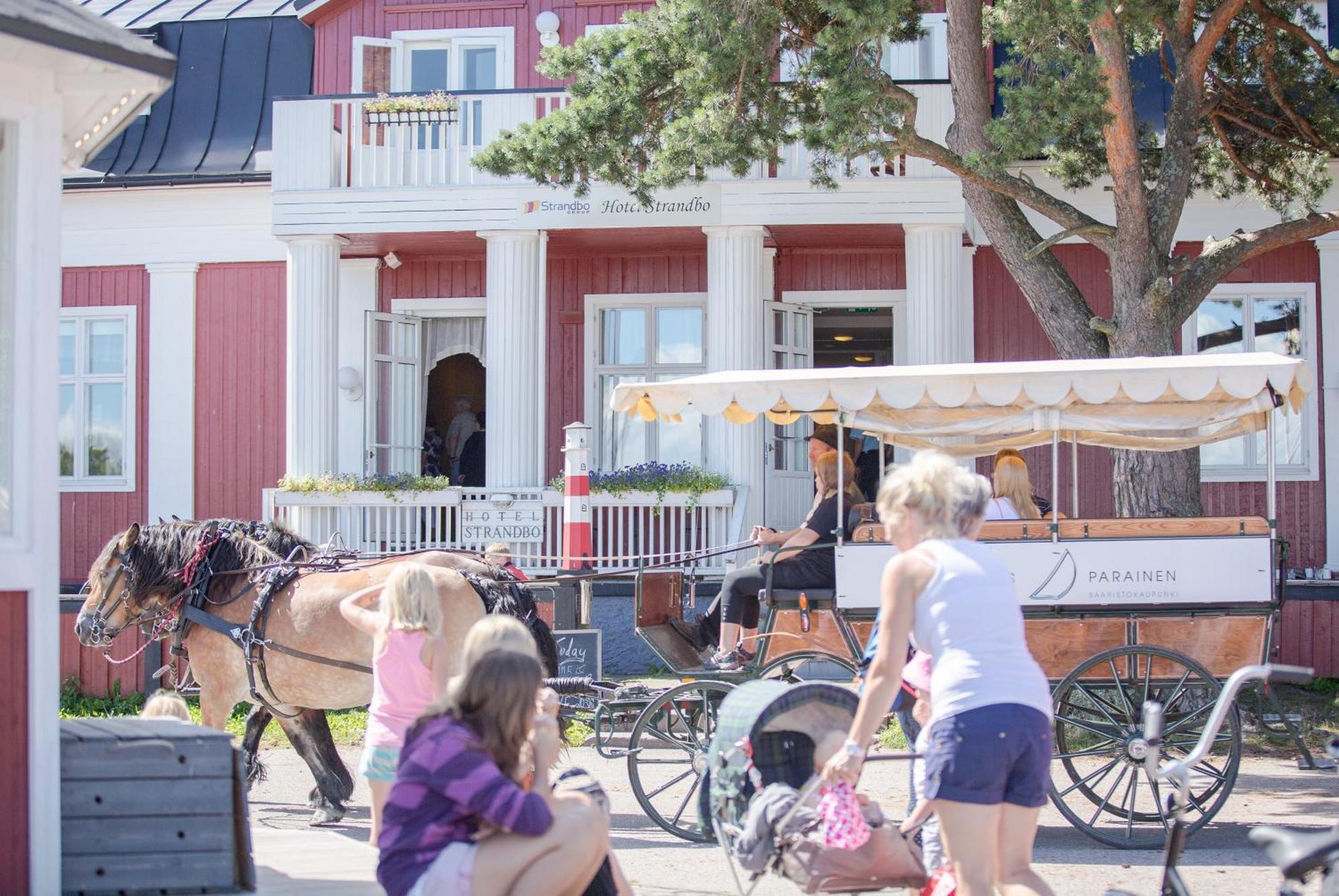 Hotel Strandbo Nauvo Bagian luar foto
